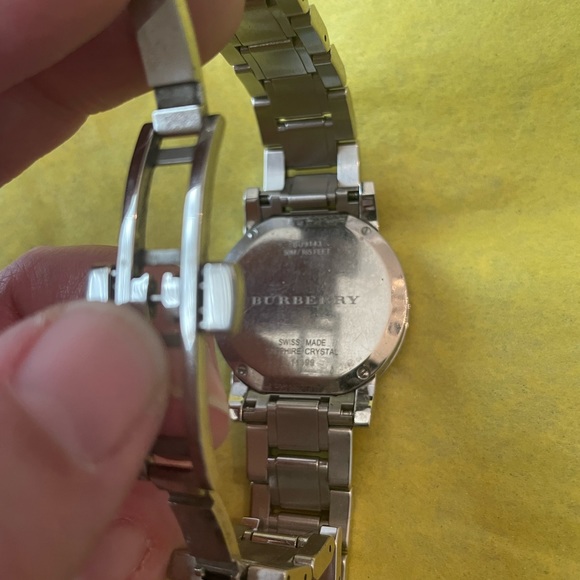 Burberry check stamped bracelet watch 34mm - Picture 8 of 11